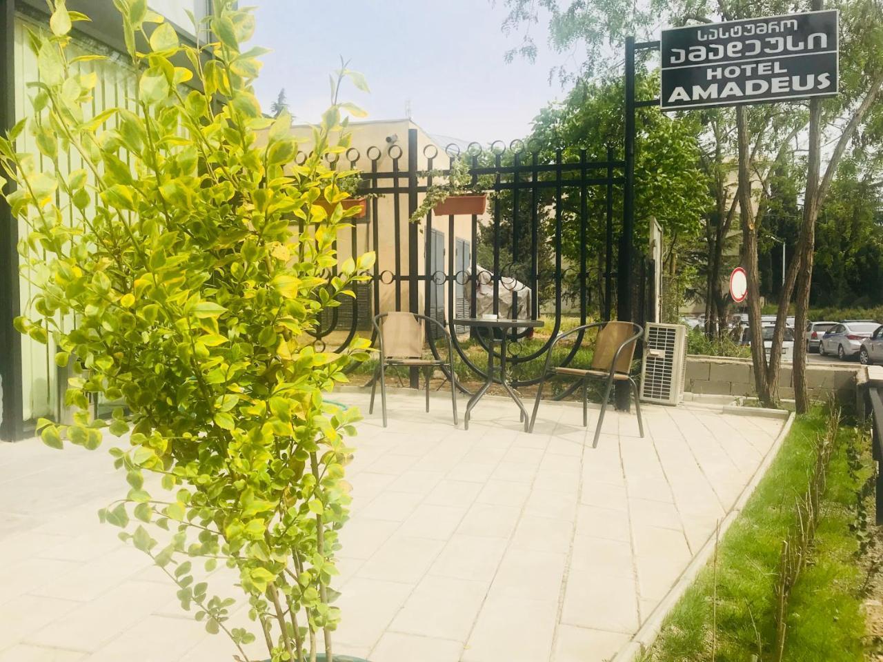 Amadeus Hotel Tiflis Dış mekan fotoğraf